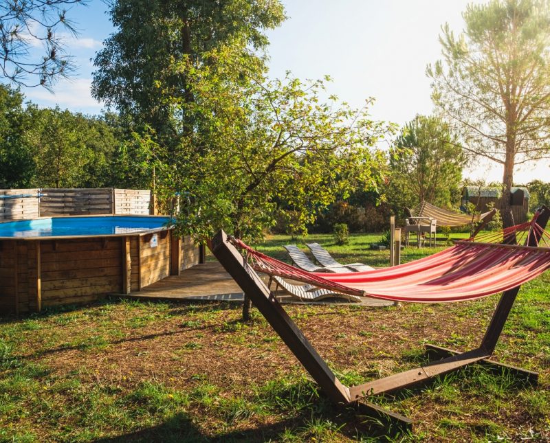 Hamac et piscine du Domaine Pedra llampada dans le sud de la France au cœur de la nature