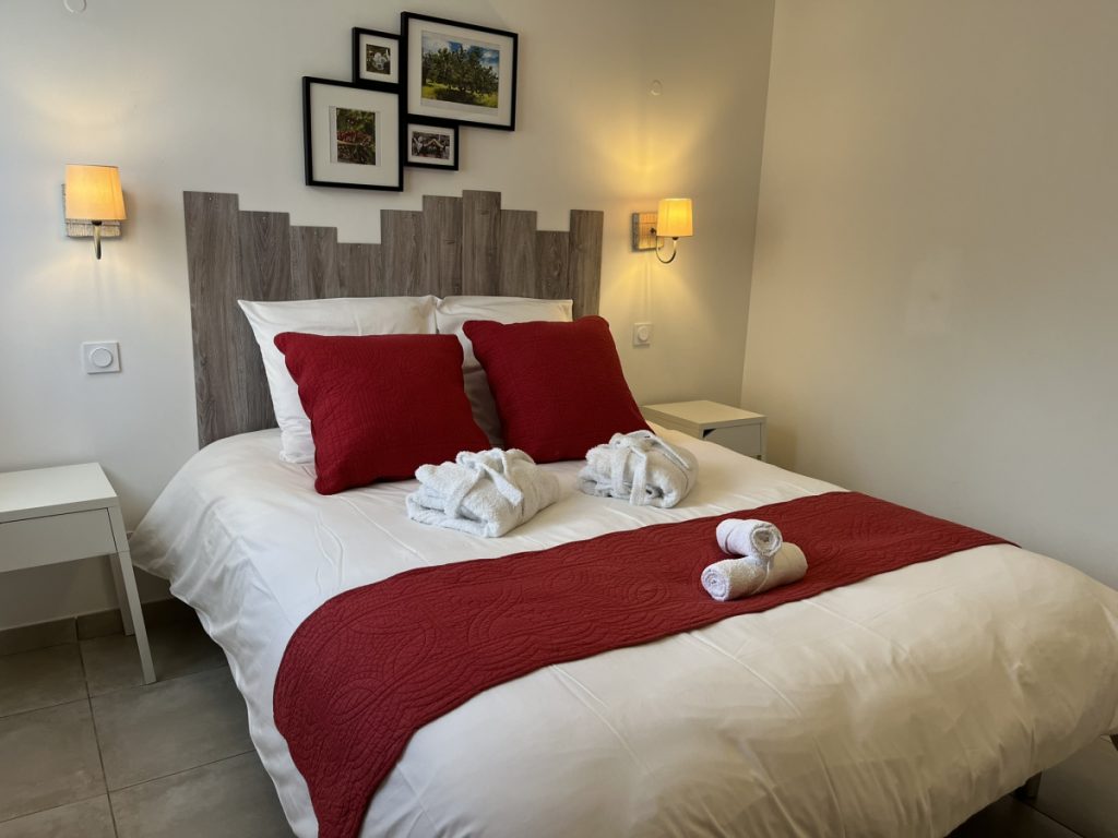 Chambre principale Gîte Cerise Domaine Pedra Llampada